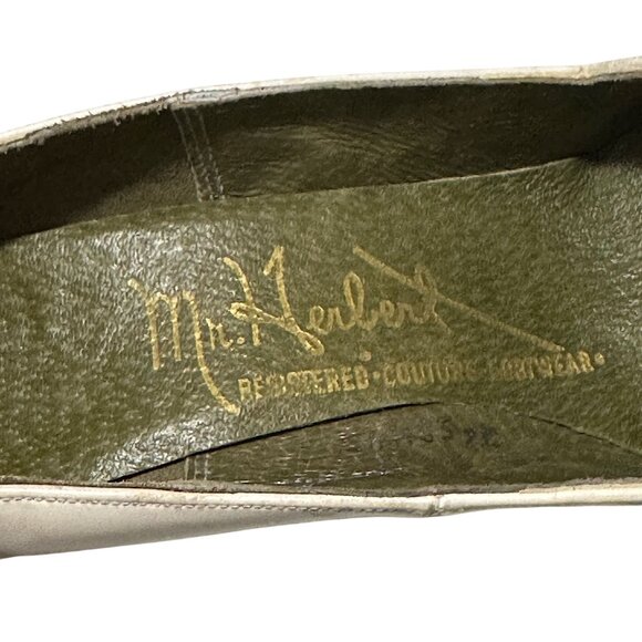 Vintage 1950s Mr. Herbert Ivory Leather Cutout Pumps Couture Footgear - Picture 9 of 12